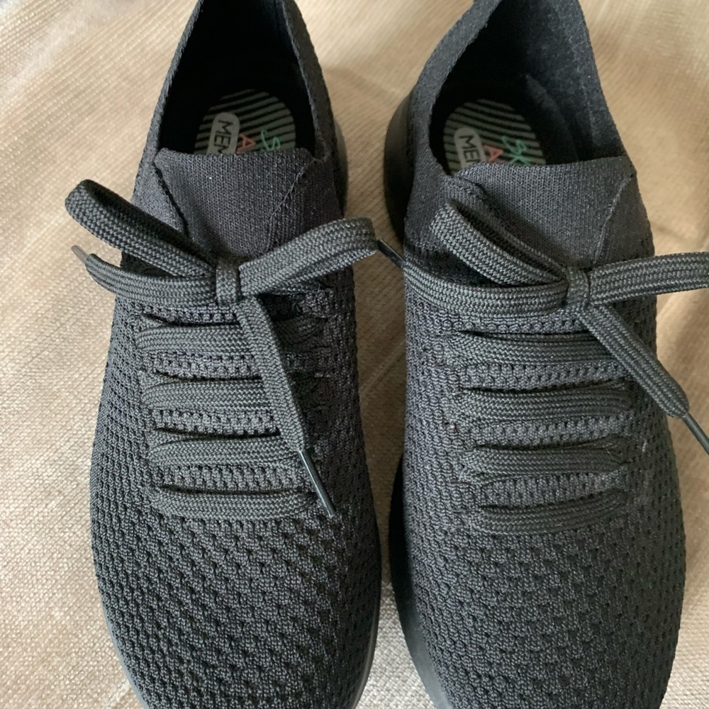 Skechers Black Knit Lace-Up Slip-On Sneakers